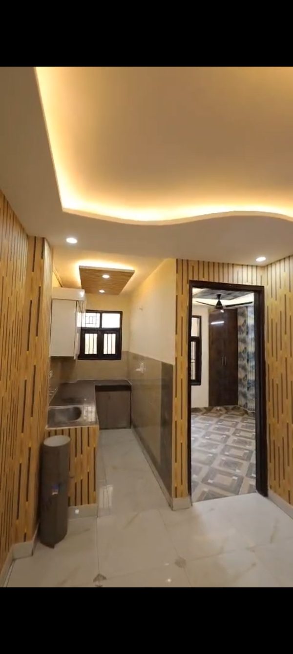 Park Facing Villa Near Uttam Nagar West Metro